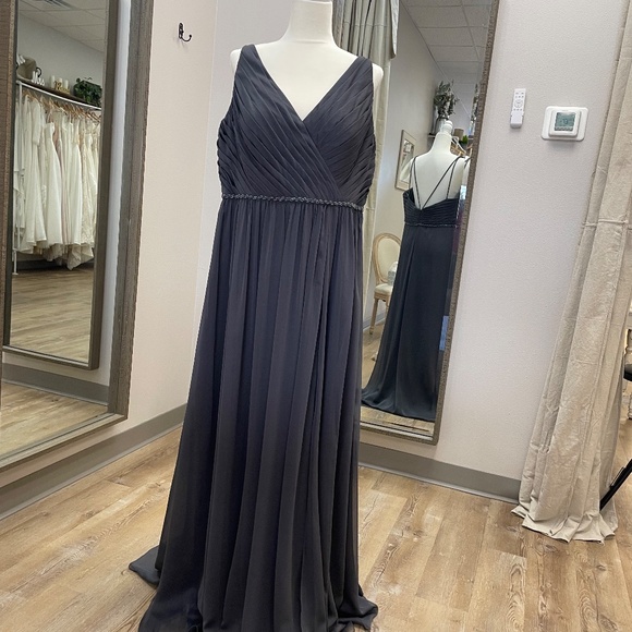 Jasmine Bridesmaid/Mother of the Bride/Groom, Formal Gown - Picture 6 of 6